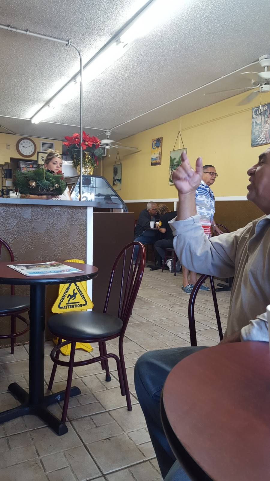 La Casa Del Pan Con Bistec | restaurant | 4629 N Lois Ave, Tampa, FL 33614, USA | 8138767466 OR +1 813-876-7466