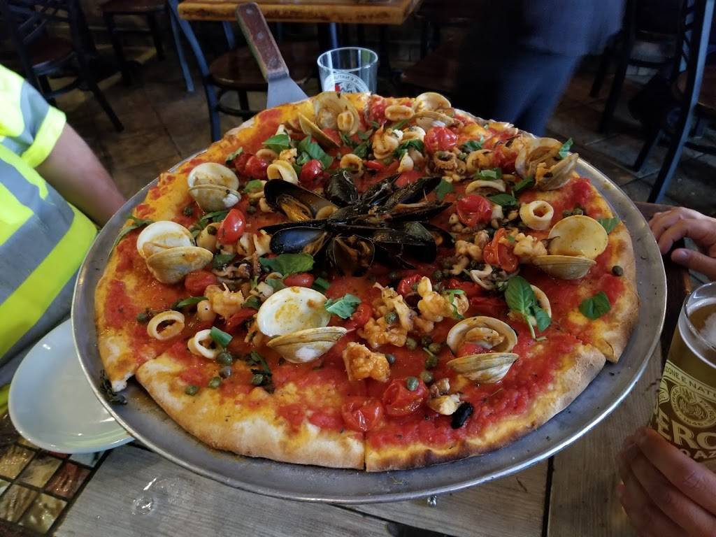 Il Porto | restaurant | 37 Washington Ave, Brooklyn, NY 11205, USA | 7186240954 OR +1 718-624-0954