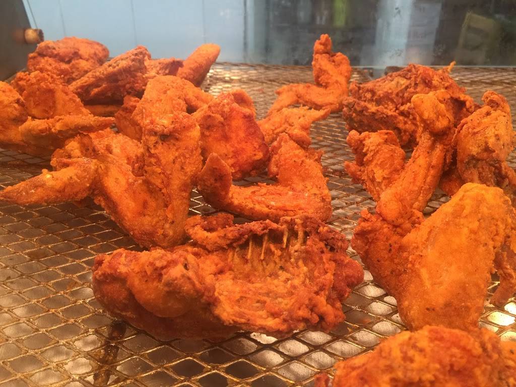 Crown Fried Chicken | restaurant | 18803 Jamaica Ave, Hollis, NY 11423, USA | 7184134707 OR +1 718-413-4707