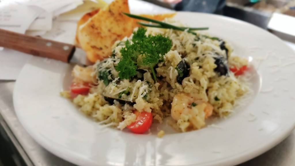 Mill Street & 5 American House | restaurant | 324 Dundas St E, Waterdown, ON L0R 2H0, Canada | 9056901058 OR +1 905-690-1058