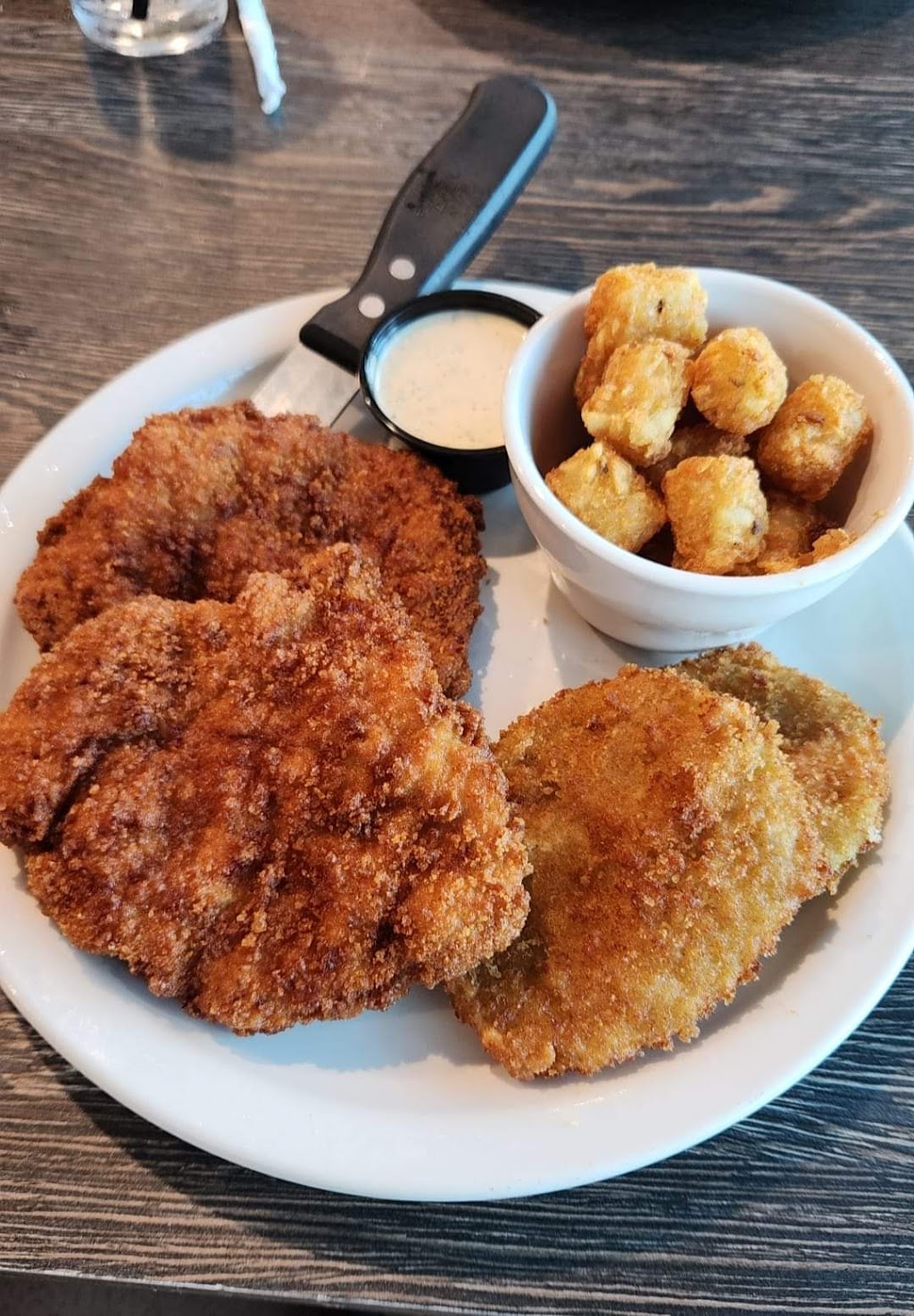 The Goose Eatery & Hangout | restaurant | 812 Lyndon Ln unit 105, Lyndon, KY 40222, USA | 5023398070 OR +1 502-339-8070