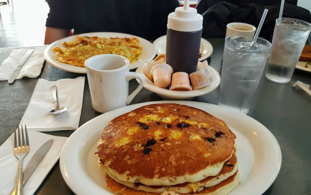 Toms | restaurant | 1229 Riegelmann Boardwalk, Brooklyn, NY 11224, USA | 7189424200 OR +1 718-942-4200