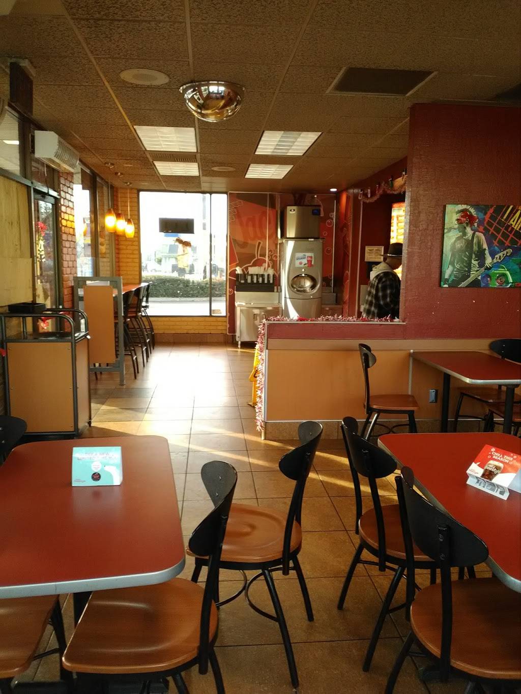 Jack in the Box | restaurant | 1239 Yosemite Blvd, Modesto, CA 95354, USA | 2095783039 OR +1 209-578-3039