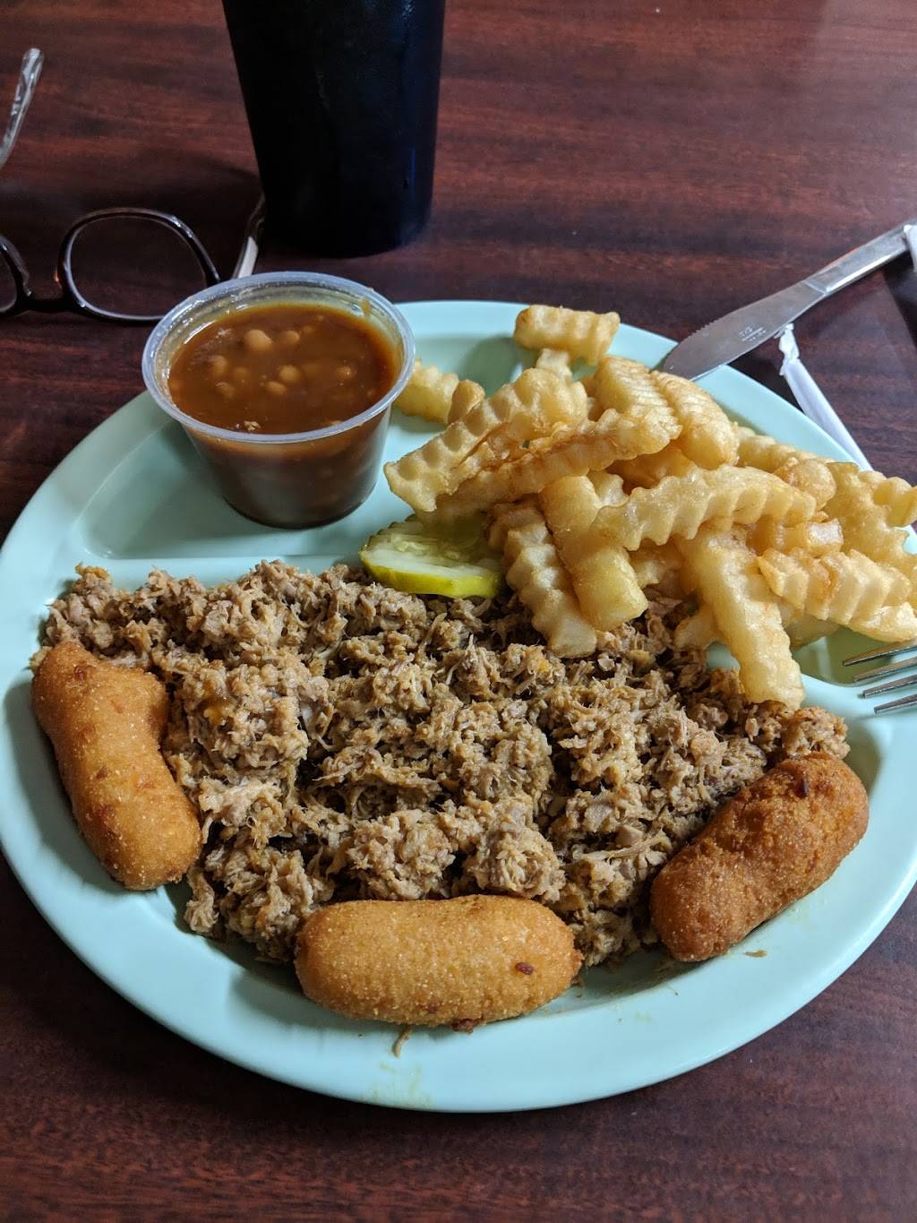 Stantons Barbecue & Fish Camp | restaurant | 2828 Stantons Rd, Bennettsville, SC 29512, United States | 8432654855 OR +1 843-265-4855