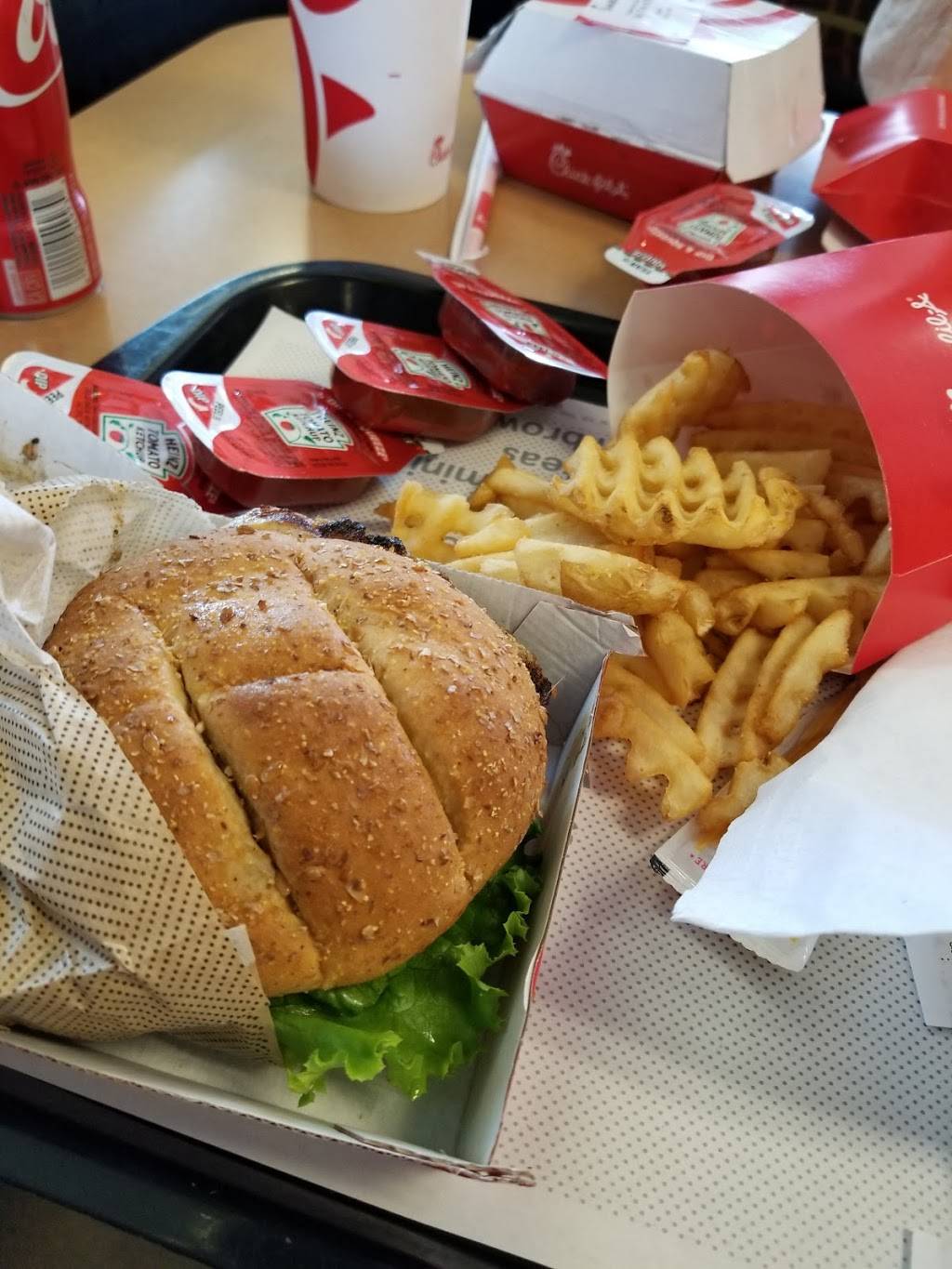 Chick-fil-A | restaurant | 501 Memorial Dr, Chicopee, MA 01020, USA | 4135924500 OR +1 413-592-4500