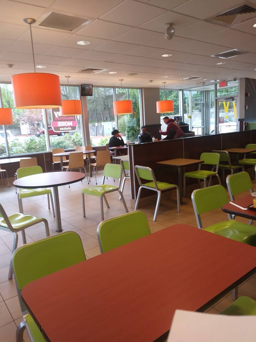 McDonalds | cafe | 995 Main St, Worcester, MA 01603, USA | 5087575357 OR +1 508-757-5357