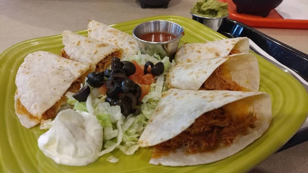 Taco Amigo | restaurant | 2104 Silvernail Rd, Pewaukee, WI 53072, USA | 2625440104 OR +1 262-544-0104