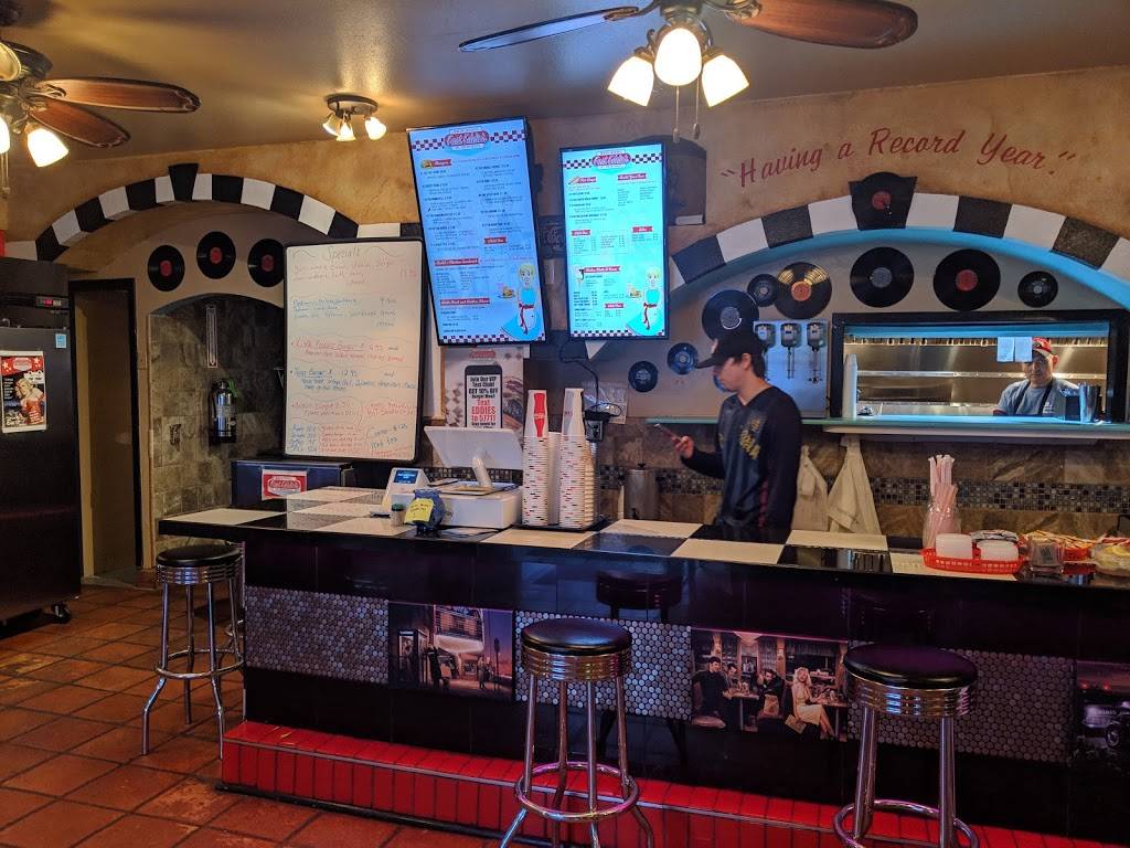 Fast Eddies | restaurant | Top Town, Crest Forest Dr, Crestline, CA 92325, USA | 9095892900 OR +1 909-589-2900