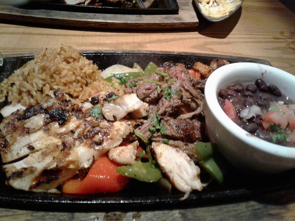 Chilis Grill & Bar | restaurant | 12017 Indian River Rd, DIberville, MS 39540, USA | 2283961266 OR +1 228-396-1266