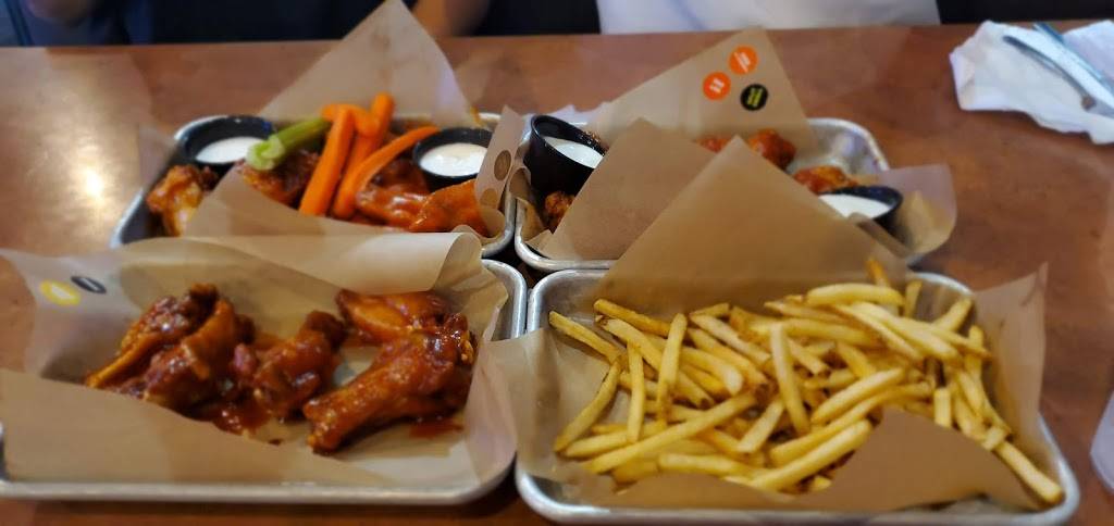 Buffalo Wild Wings | meal takeaway | 2005 S 320th St, Federal Way, WA 98063, USA | 2535297862 OR +1 253-529-7862