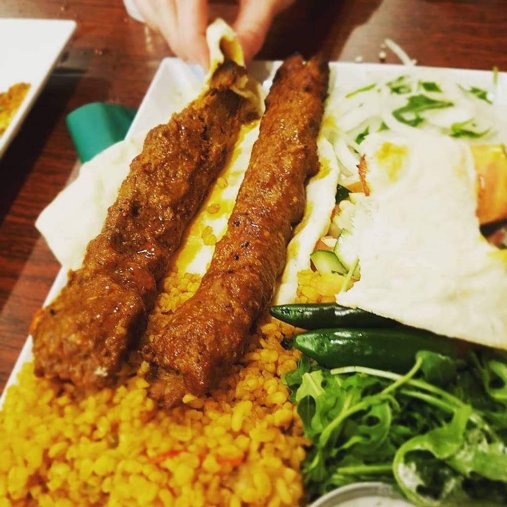 Istanbul Grill | restaurant | 3037 N Clark St, Chicago, IL 60657, USA | 7736986995 OR +1 773-698-6995