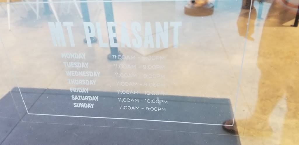 Blaze Pizza | meal takeaway | Indigo Square, 1701 Shoremeade Rd, Mt Pleasant, SC 29464, USA | 8435074400 OR +1 843-507-4400