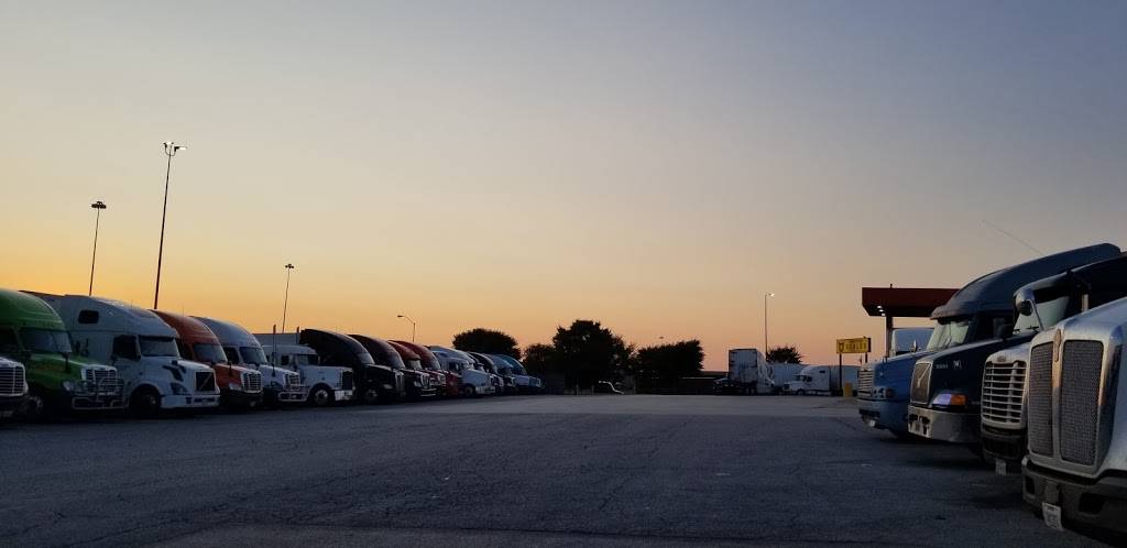 Pilot Travel Center | restaurant | 8787 S Lancaster Rd, Dallas, TX 75241, USA | 9722282467 OR +1 972-228-2467