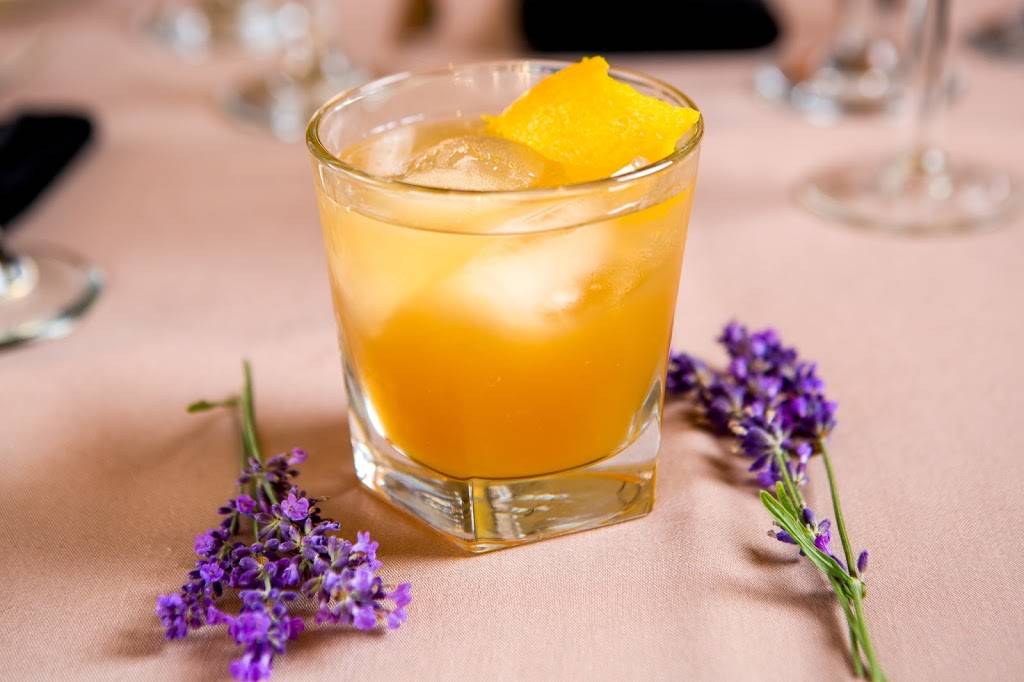 Assaggi Bistro | restaurant | 330 W Nine Mile Rd, Ferndale, MI 48220, USA | 2485843499 OR +1 248-584-3499