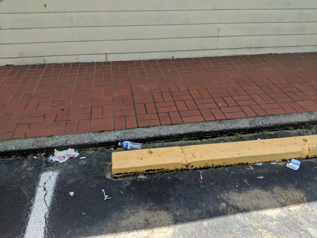 Subway | restaurant | 305 W Trinity Ln, Nashville, TN 37207, USA | 6152583662 OR +1 615-258-3662