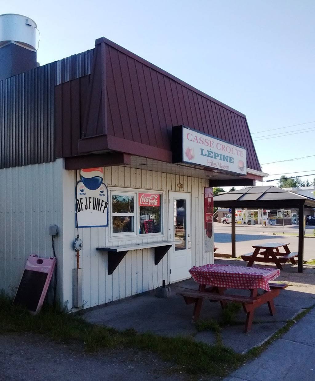 Casse-Croute Lepine | restaurant | 372 Rue Chasles, Mont-Laurier, QC J9L 2T8, Canada | 8196233700 OR +1 819-623-3700