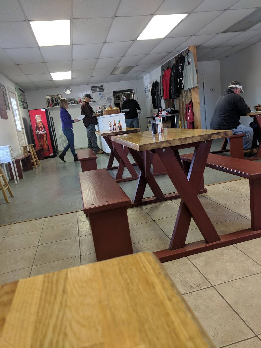 Characters Famous BBQ | restaurant | 6419 Joe Frank Harris Pkwy, Adairsville, GA 30103, USA | 6784816701 OR +1 678-481-6701