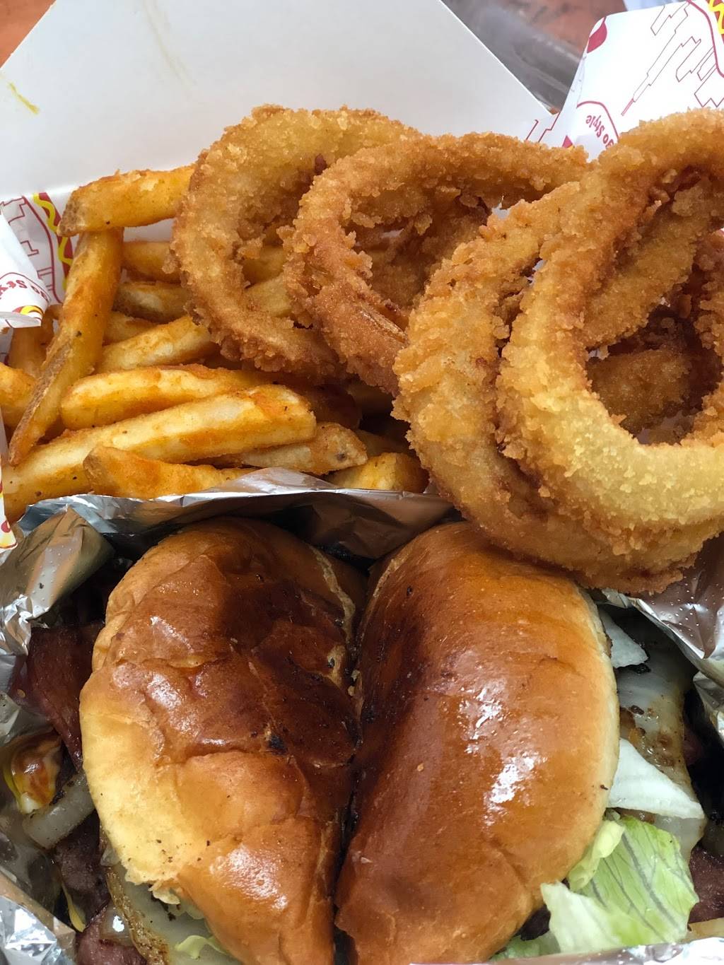 Bowens Pizza | restaurant | 219 E 47th St, Chicago, IL 60653, USA | 7732684548 OR +1 773-268-4548