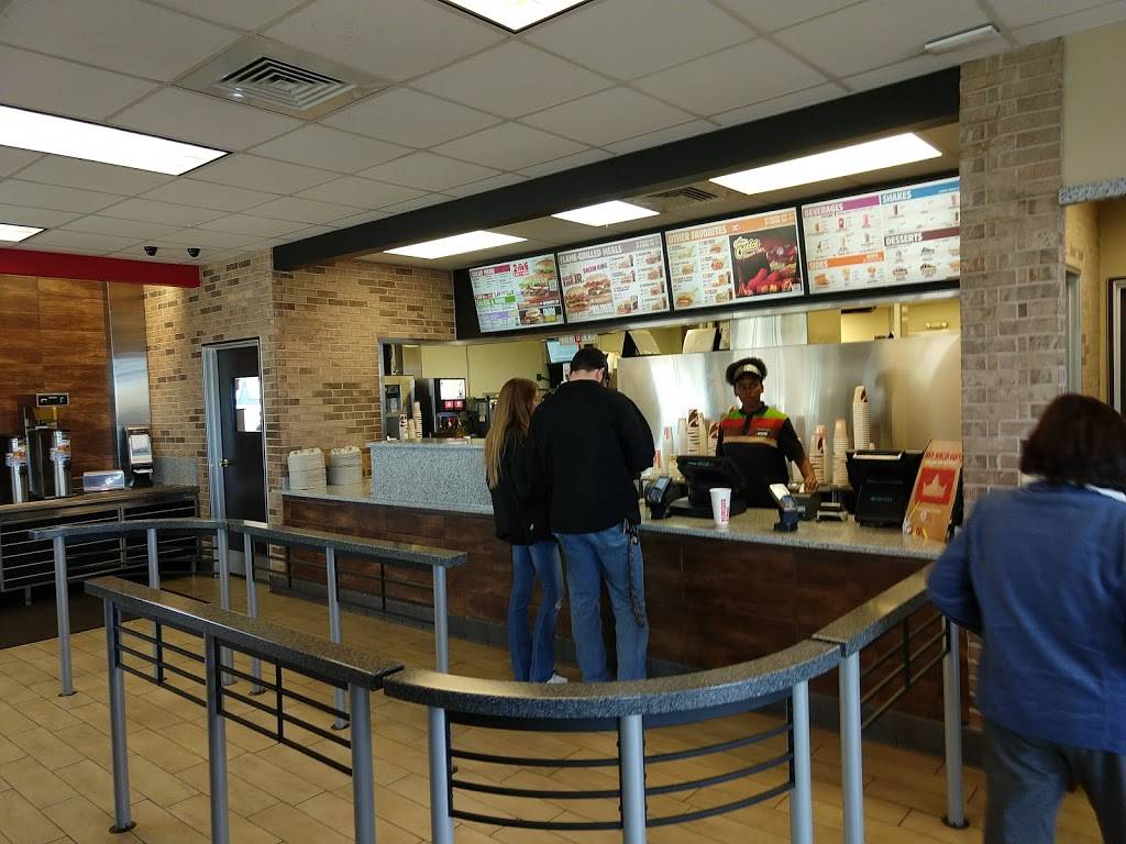 Burger King | restaurant | 915 Radford Blvd, Dillon, SC 29536, USA | 8436273784 OR +1 843-627-3784