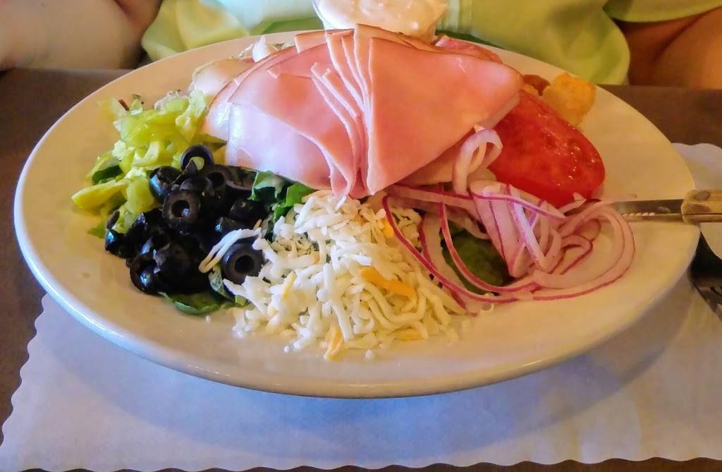 Ferrareses | restaurant | 1161 E F St, Oakdale, CA 95361, USA | 2098472079 OR +1 209-847-2079