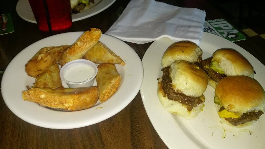 Mikes Hole in the Wall | restaurant | 535 Cherokee Blvd, Chattanooga, TN 37405, USA | 4234755259 OR +1 423-475-5259