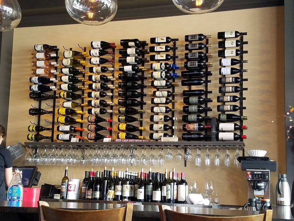 Volare Wine & Bistro | restaurant | 603 N Central Ave, Hapeville, GA 30354, USA | 4045036730 OR +1 404-503-6730