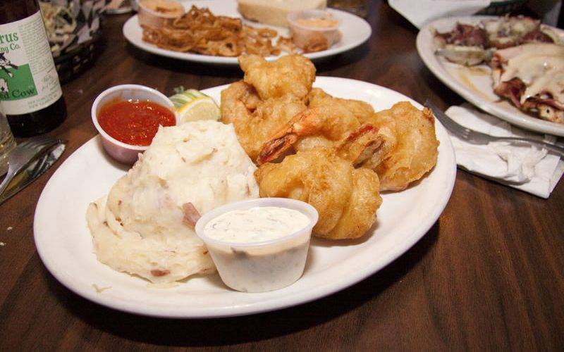 WingDam Saloon & Grill | restaurant | 1 N Shore Dr, Fountain City, WI 54629, USA | 6086874144 OR +1 608-687-4144