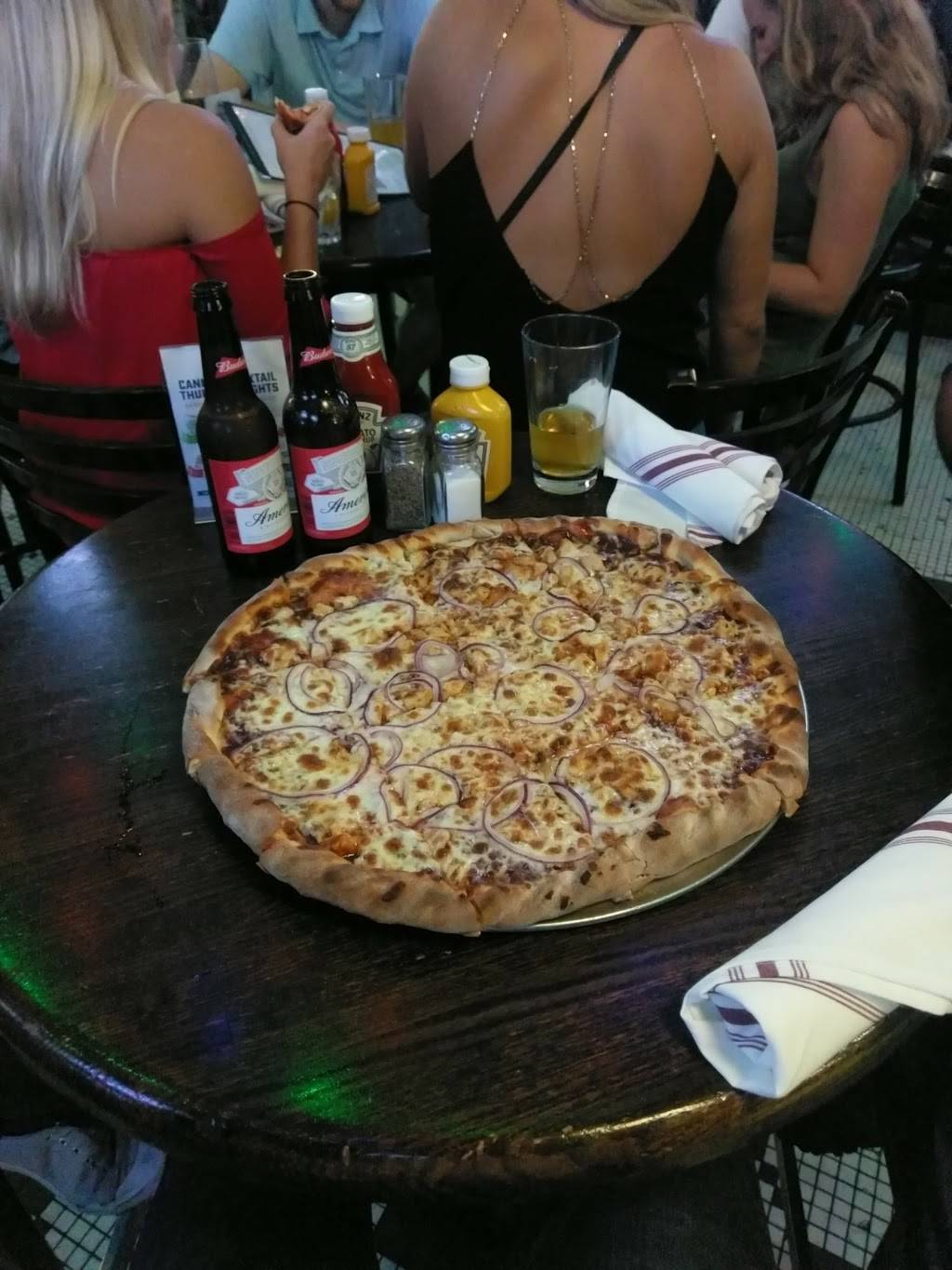 McGees Tavern & Grille | night club | 950 W Webster Ave, Chicago, IL 60614, USA | 7735498200 OR +1 773-549-8200