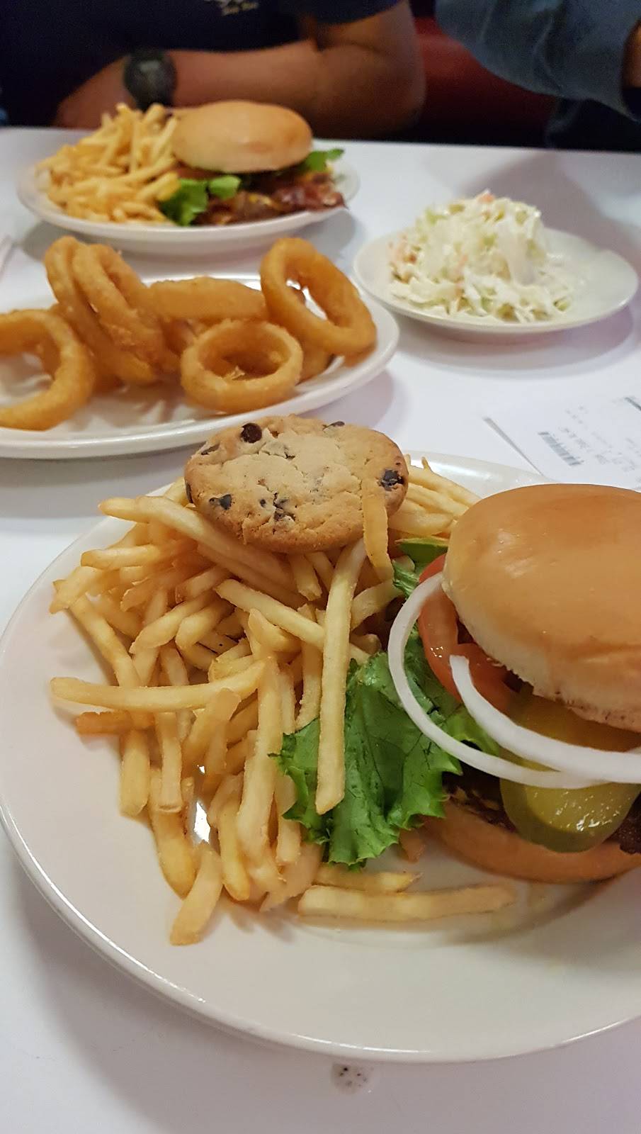 Steak n Shake | restaurant | 1125 Interstate Dr, Cookeville, TN 38501, USA | 9315256742 OR +1 931-525-6742