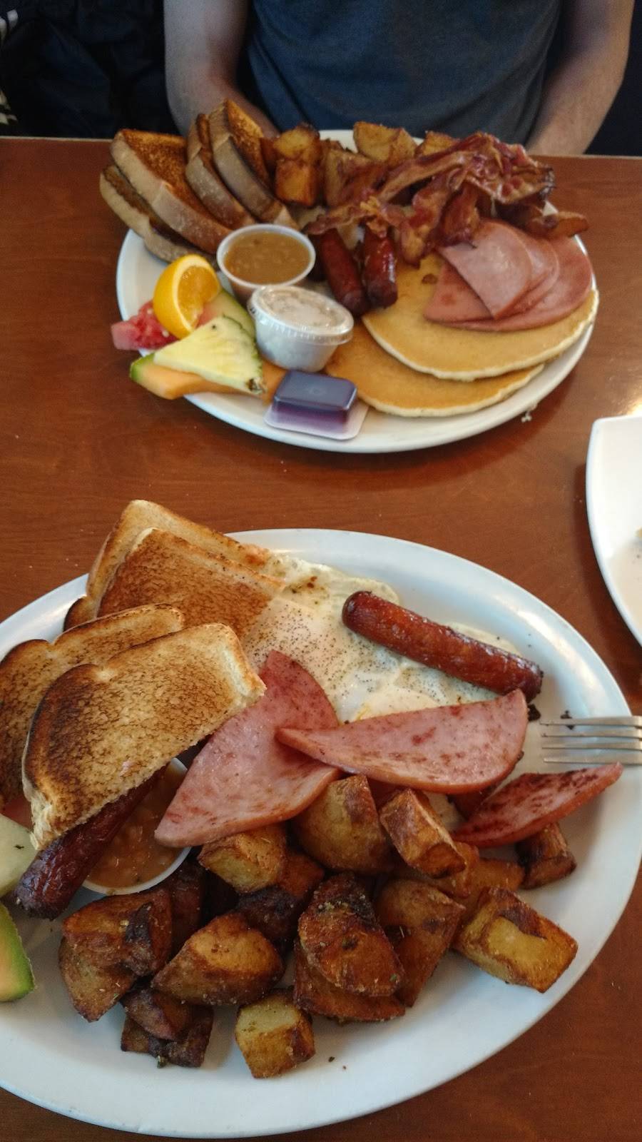 Restaurant Les Côteaux | restaurant | 131 QC-338, Les Coteaux, QC J7X 1A2, Canada | 4502673892 OR +1 450-267-3892