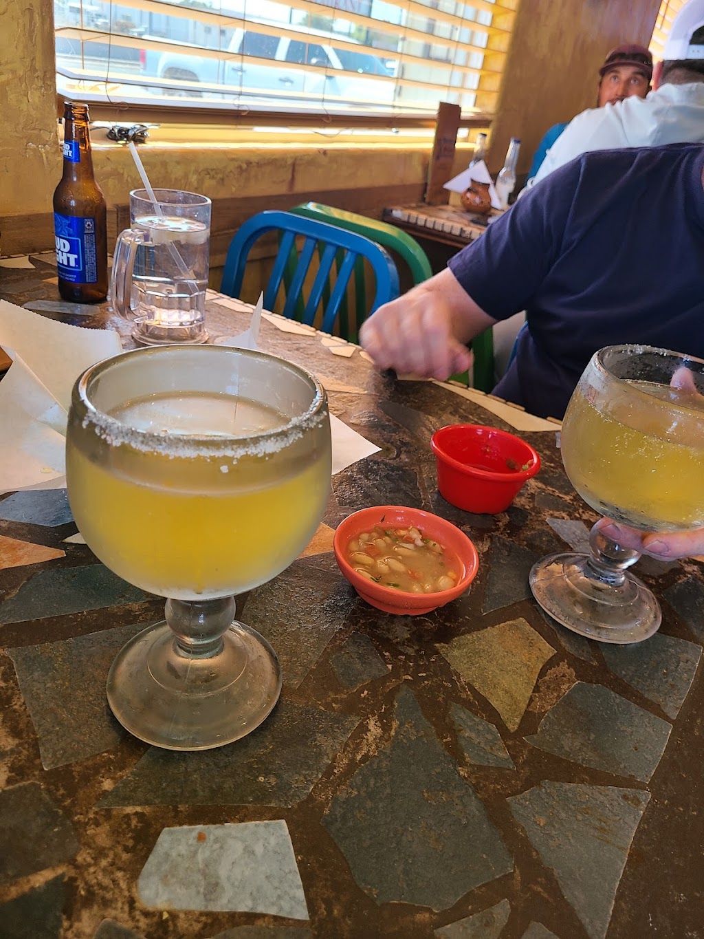 El Manantial Restaurant | restaurant | 3823 E Amarillo Blvd, Amarillo, TX 79107, USA | 8063831852 OR +1 806-383-1852