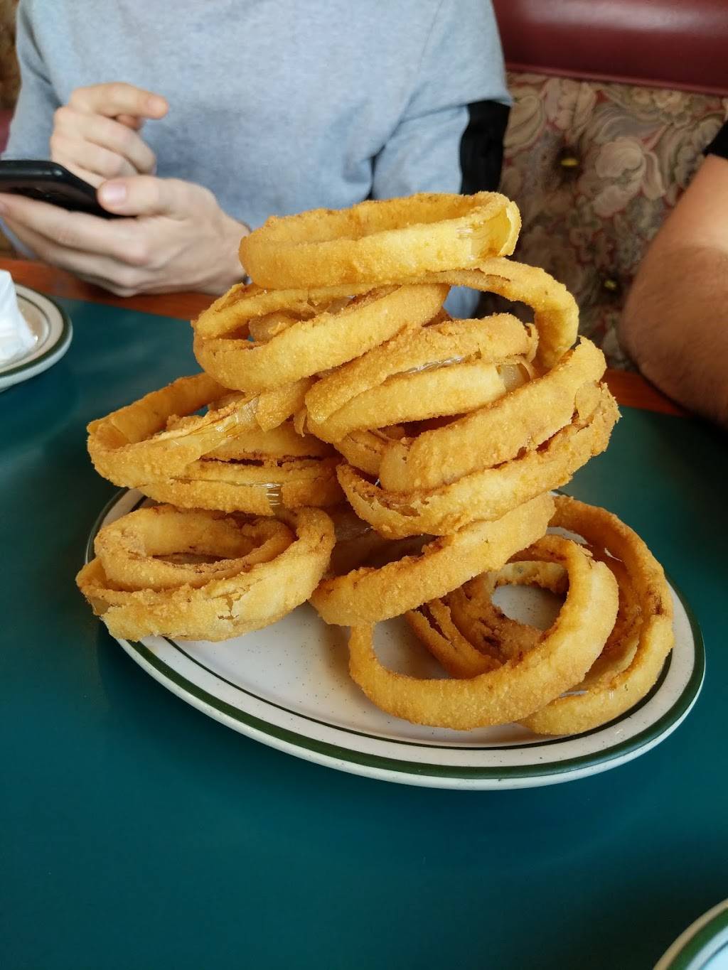 Johns Place | restaurant | 171 E First St, Tustin, CA 92780, USA | 7148388391 OR +1 714-838-8391