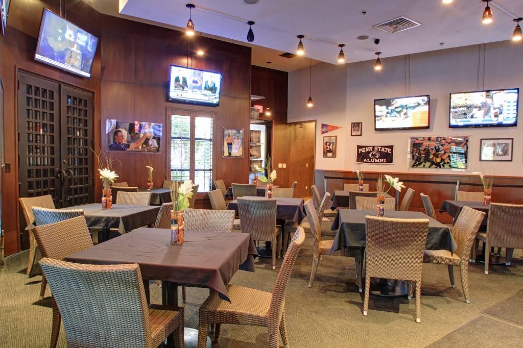 Bokampers Sports Bar & Grill | restaurant | 8990 Fontana Del Sol Way, Naples, FL 34109, USA | 2394317611 OR +1 239-431-7611