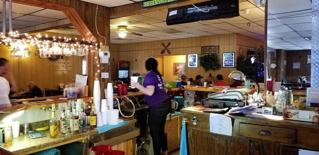 Lantern Pub Family Restaurant | restaurant | 607 E Main St, Ashley, IL 62808, USA | 6184852342 OR +1 618-485-2342