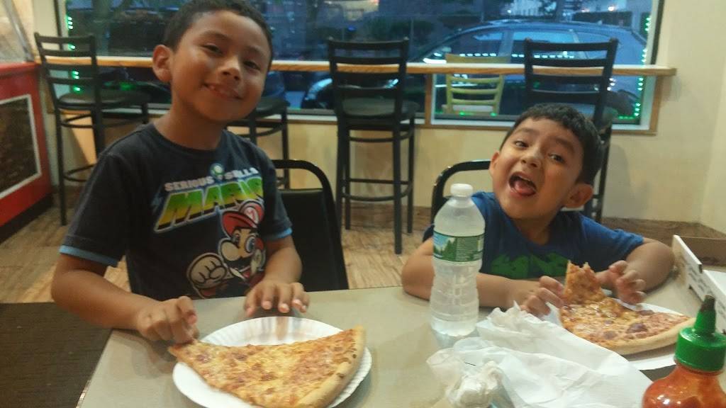 Pronto Pizza | restaurant | 89-30 Queens Blvd, Elmhurst, NY 11373, USA | 7184241500 OR +1 718-424-1500