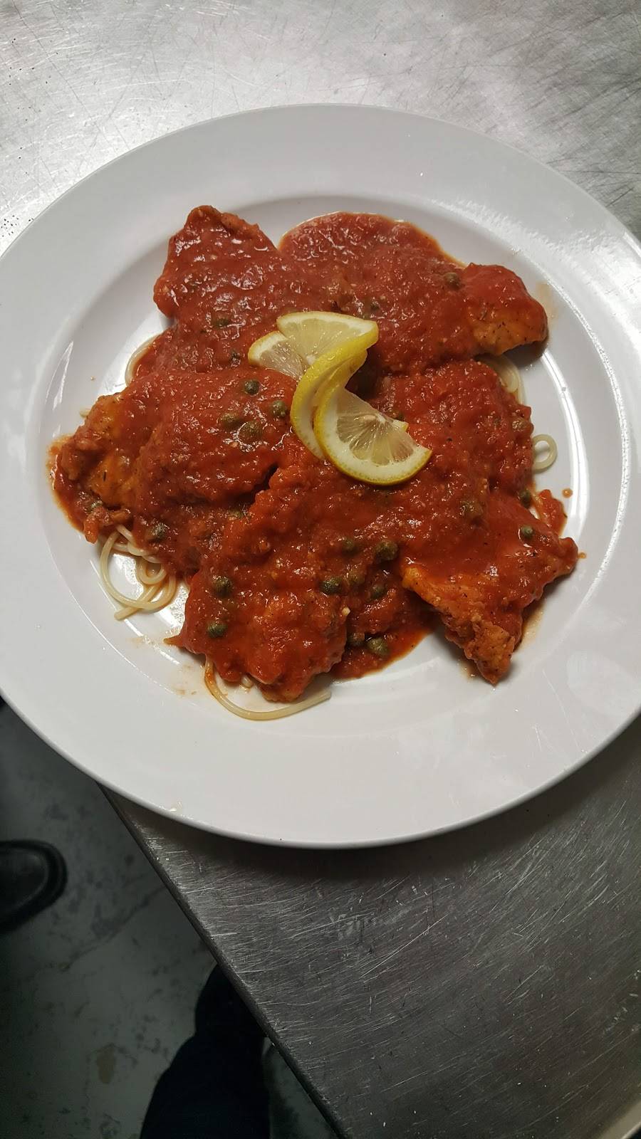 Mamma Mias Pizza and Pasta | restaurant | 4243 Seven Lakes Plaza, West End, NC 27376, USA | 9106736900 OR +1 910-673-6900