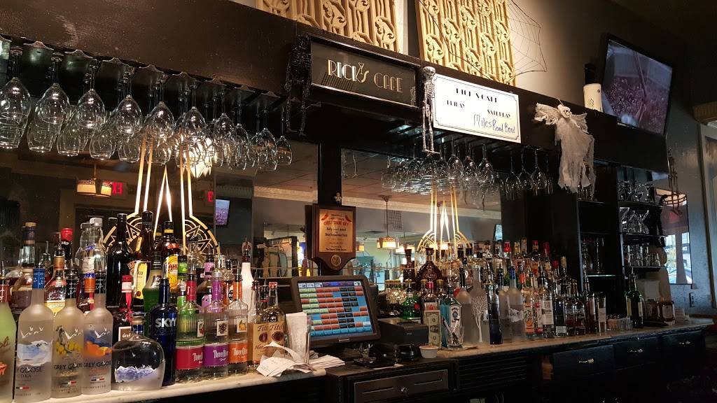 Ricks Cafe | restaurant | 86 N Main St, Chagrin Falls, OH 44022, USA | 4402477666 OR +1 440-247-7666