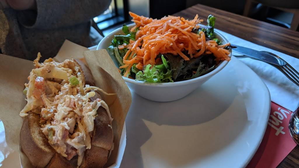 Rôtisserie St-Hubert | restaurant | 7352 Boulevard Henri-Bourassa, Québec, QC G1H 3E4, Canada | 4186241234 OR +1 418-624-1234