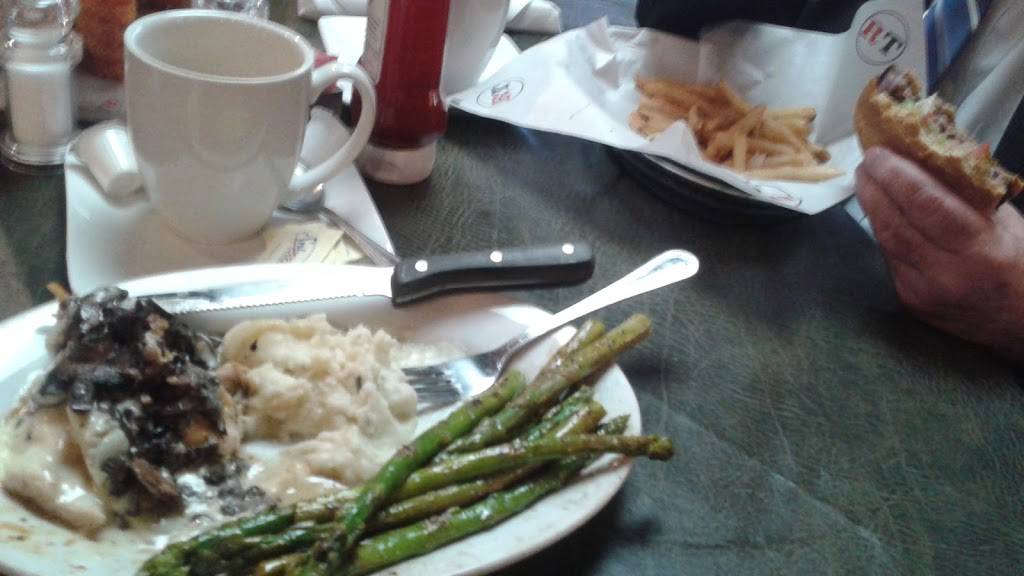 Ruby Tuesday | restaurant | 1317 W Main St, Lebanon, TN 37087, USA | 6154530577 OR +1 615-453-0577