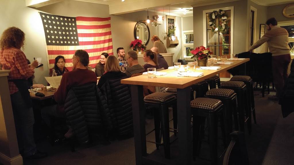 Statesman Tavern | restaurant | 31 State St, Bristol, RI 02809, USA | 4013965115 OR +1 401-396-5115