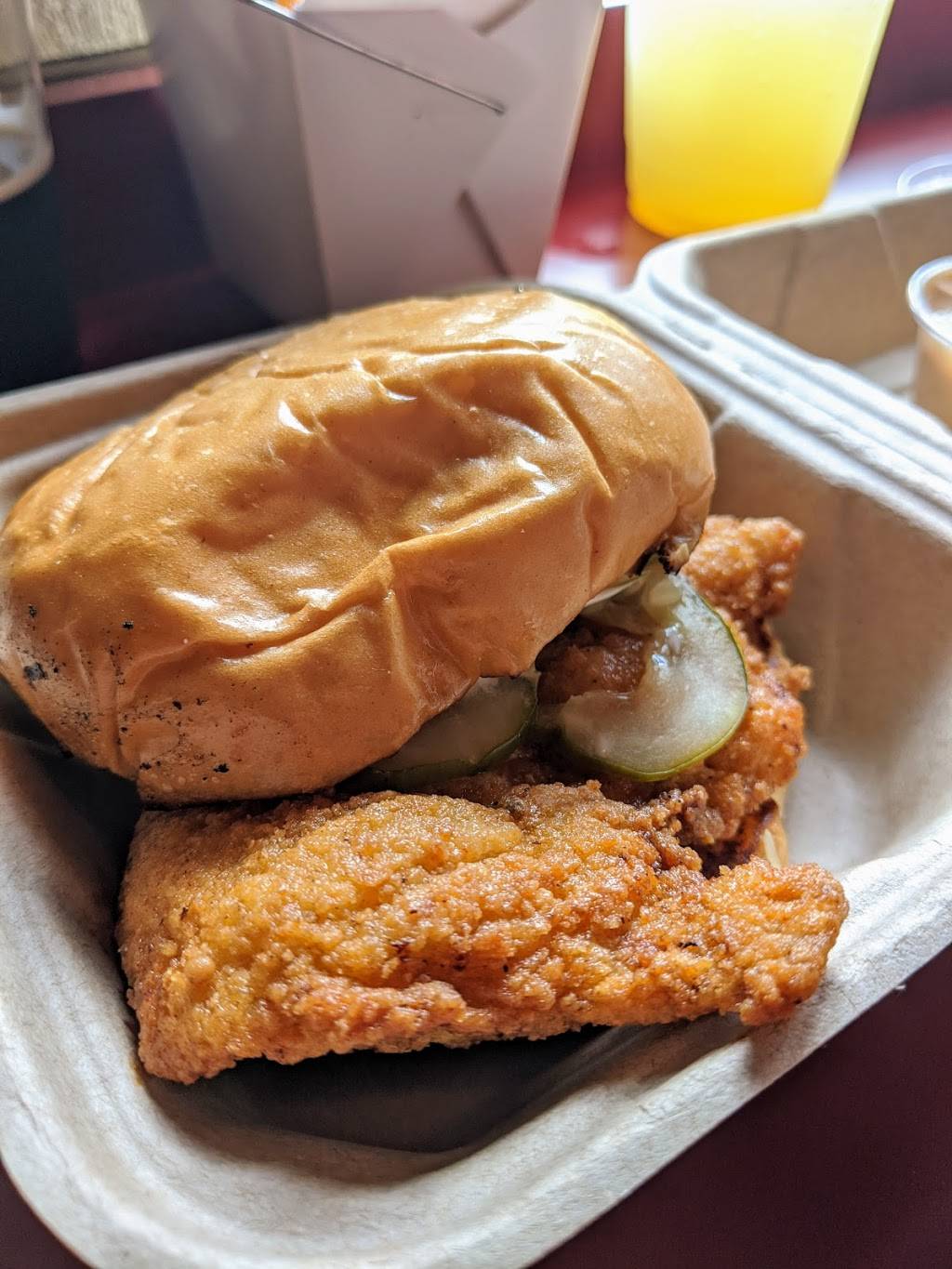 hanks haute dogs | meal takeaway | 324 Coral St, Honolulu, HI 96813, USA | 8085324265 OR +1 808-532-4265