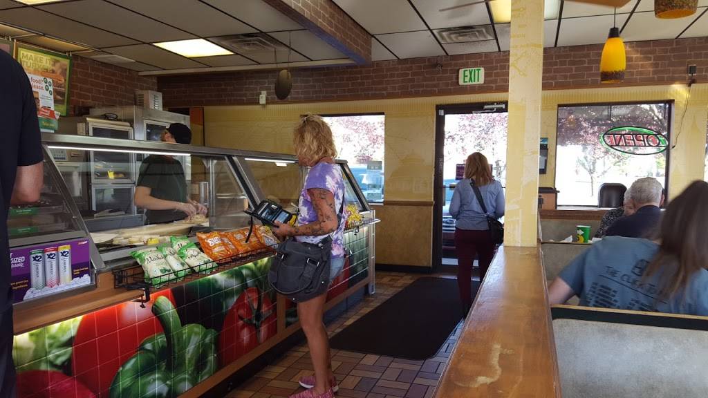 Subway | meal takeaway | 324 N Main St, Kaysville, UT 84037, USA | 8015448442 OR +1 801-544-8442