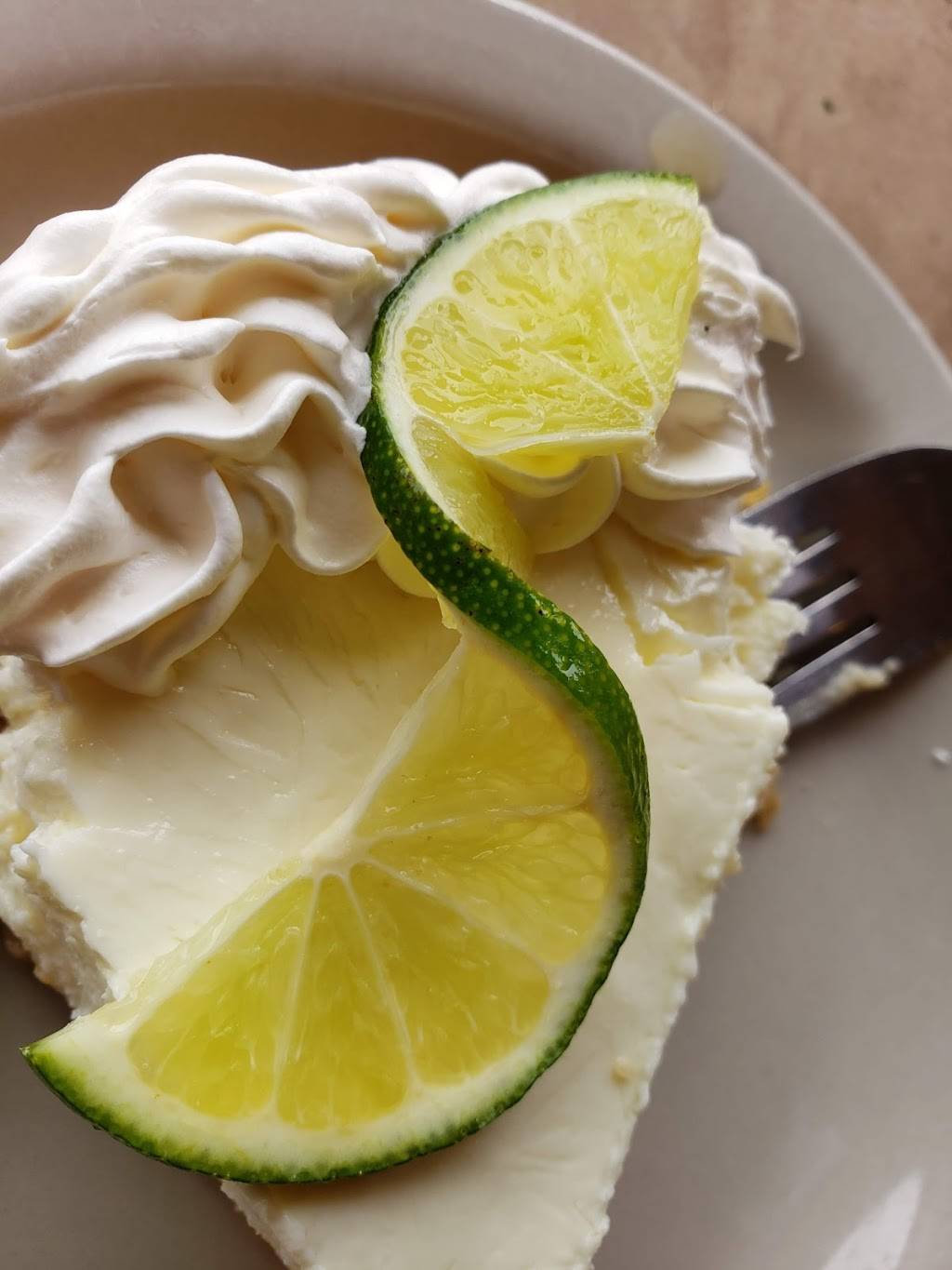 Pinchers | restaurant | 10029 Gulf Center Dr, Fort Myers, FL 33913, USA | 2394154040 OR +1 239-415-4040