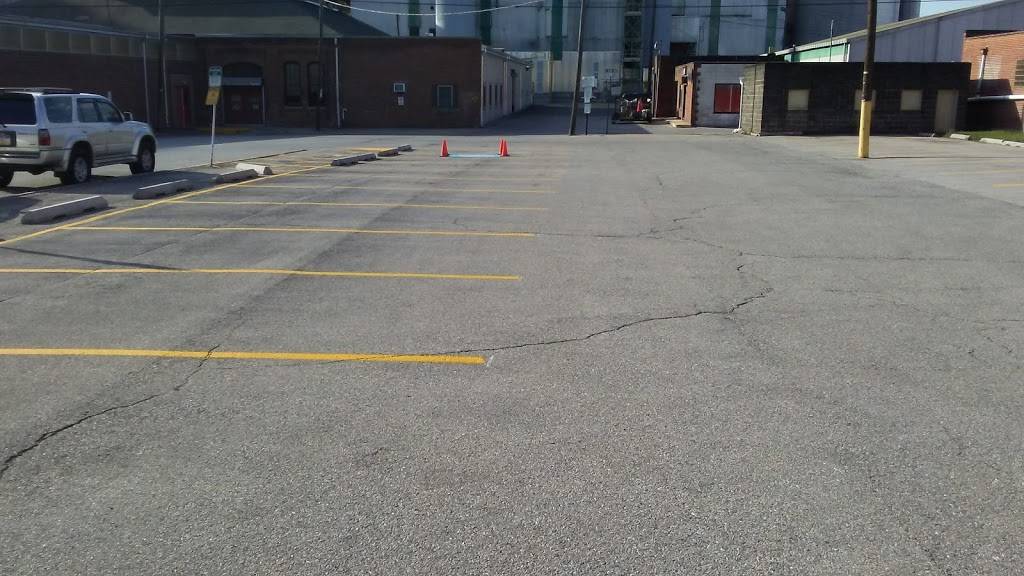 Robert C Lee Spring Grove Hotel | restaurant | 128 S Main St, Spring Grove, PA 17362, USA | 7172251132 OR +1 717-225-1132