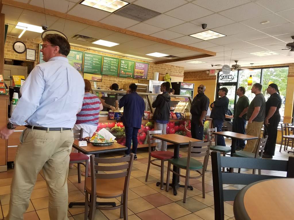 Subway Restaurants | restaurant | 3279 Auburn Rd, Auburn Hills, MI 48326, USA | 2482994431 OR +1 248-299-4431