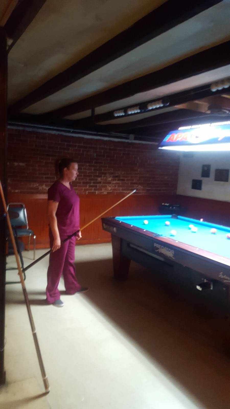 Bobs Lounge | restaurant | 907 N Fares Ave, Evansville, IN 47711, USA | 8124254929 OR +1 812-425-4929