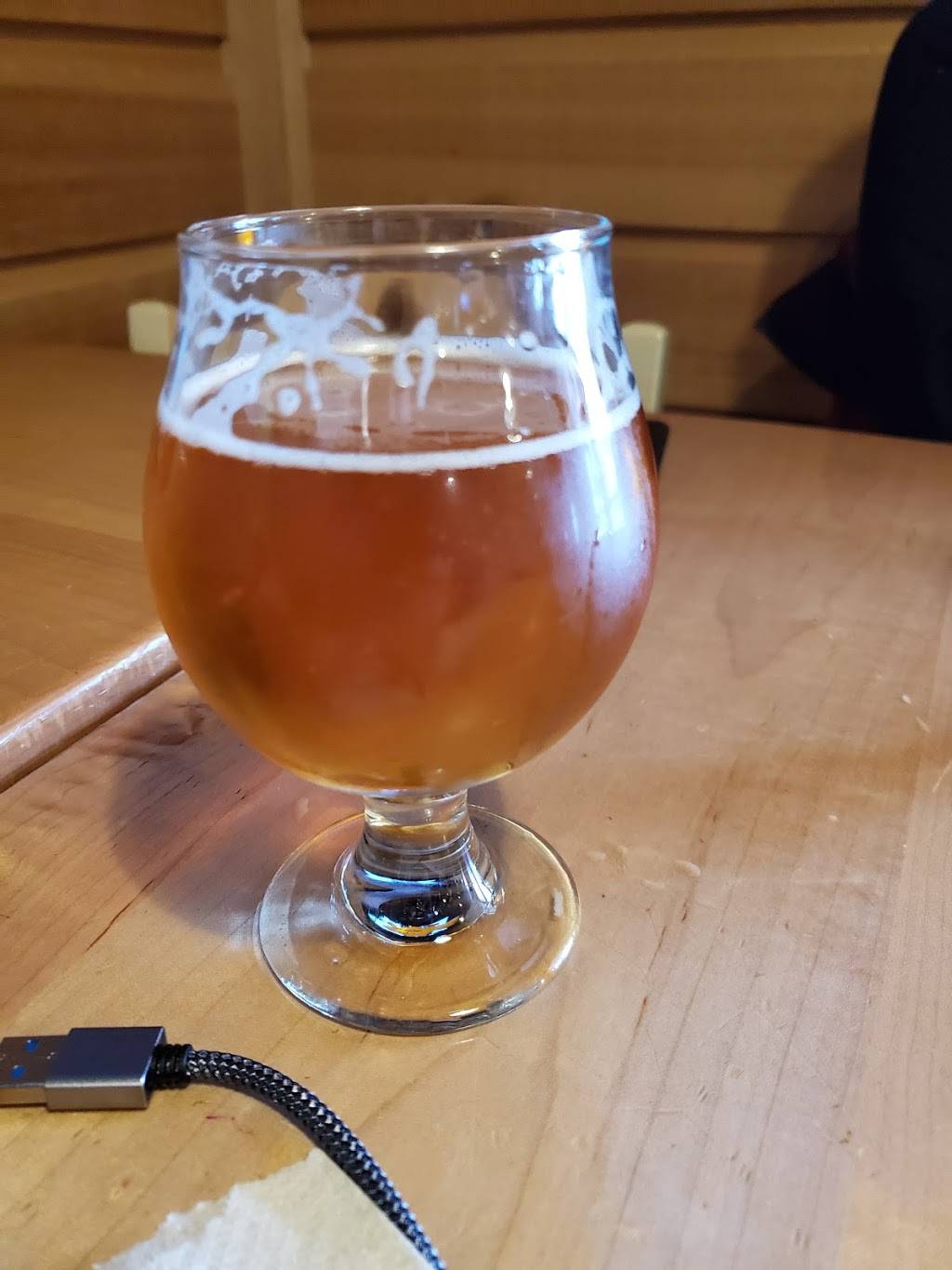 Castlerock Pub | restaurant | 66 Gate House Ln, Warren, VT 05674, USA | 8025836594 OR +1 802-583-6594