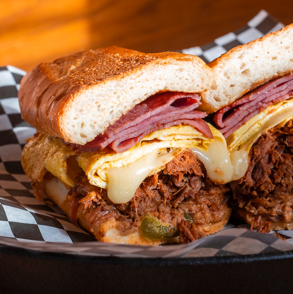 Ninis Deli | cafe | 543 N Noble St, Chicago, IL 60642, USA | 3123662937 OR +1 312-366-2937