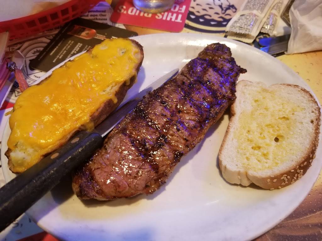 Sand Trap Bar & Grill | restaurant | 13037 Holmes Rd, Kansas City, MO 64145, USA | 8169420990 OR +1 816-942-0990