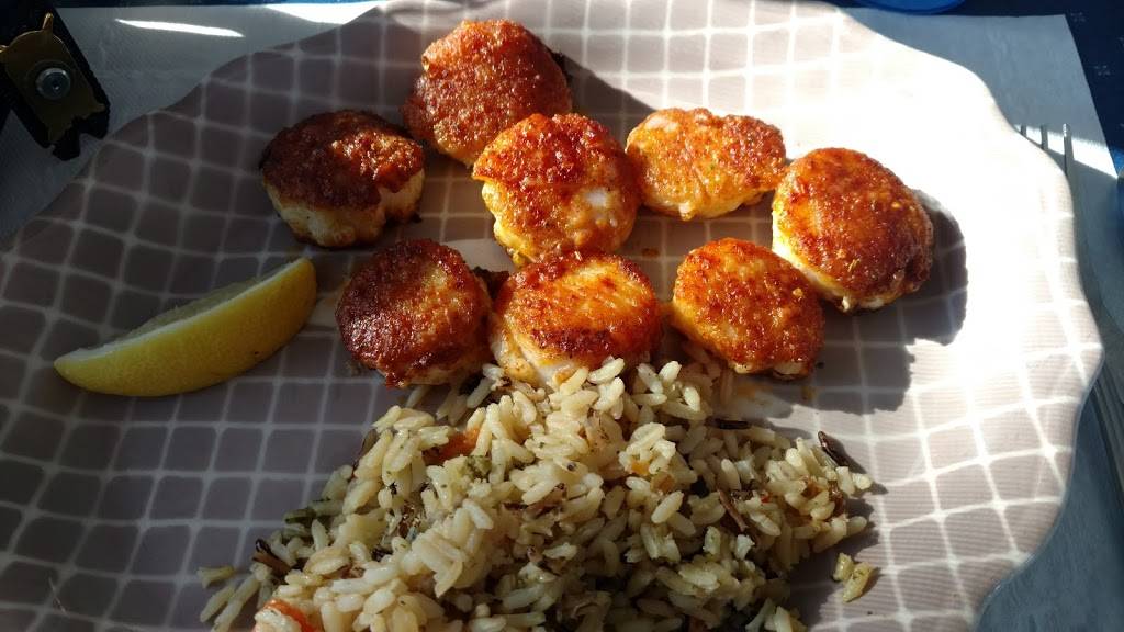 Newport Shores Restaurant | restaurant | 407 E Jackson St, Port Washington, WI 53074, USA | 2622846838 OR +1 262-284-6838